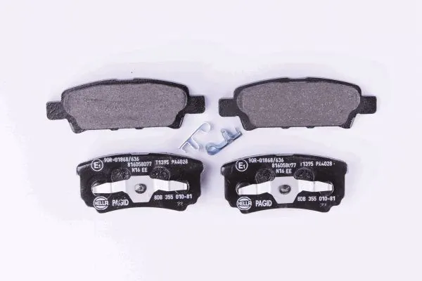 Задние тормозные колодки 8DB355010811 HELLA