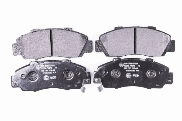 Передние тормозные колодки 8DB355016441 HELLA