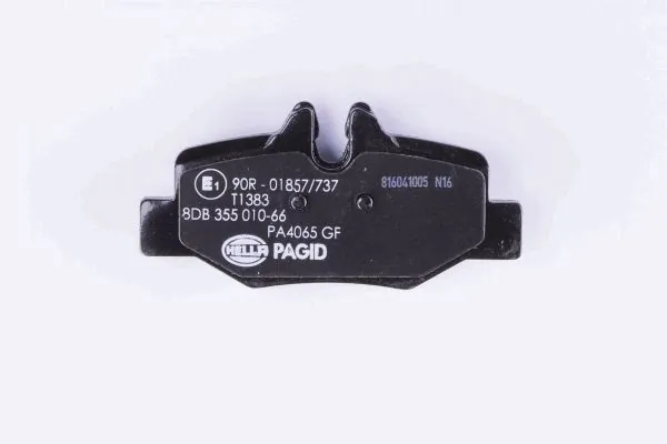 Задние тормозные колодки 8DB355010661 HELLA