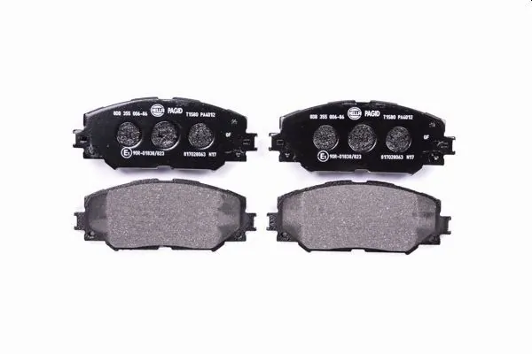 Передние тормозные колодки 8DB355006861 HELLA