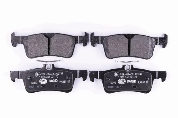 Задние дисковые колодки HELLA 8DB355021701