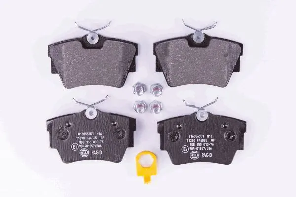 Задние дисковые колодки HELLA 8DB355010761