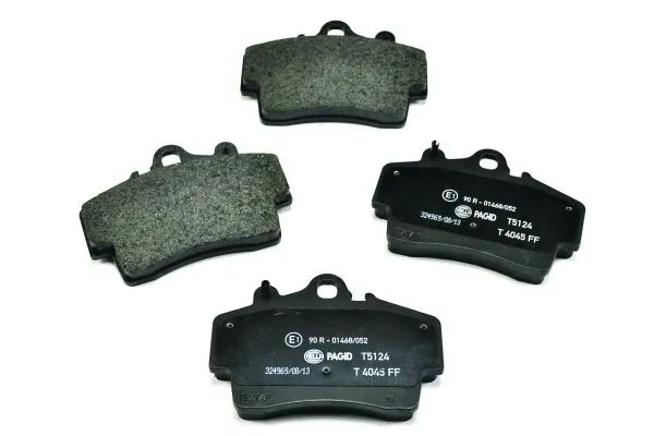 Передние тормозные колодки 8DB355018471 HELLA