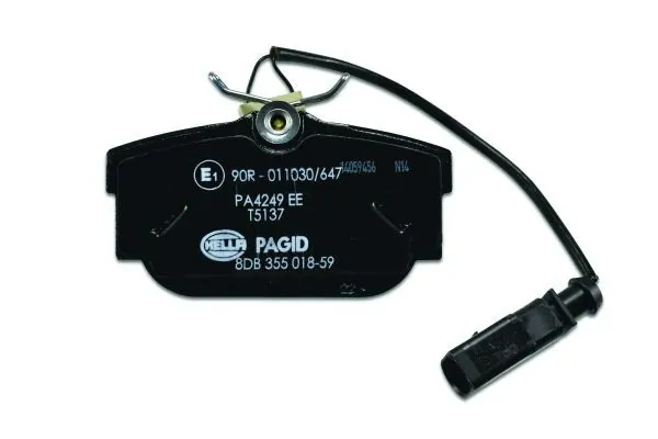 Задние тормозные колодки 8DB355018591 HELLA