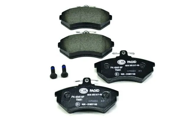Передние тормозные колодки 8DB355017901 HELLA
