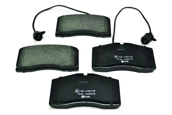 Передние тормозные колодки 8DB355018491 HELLA