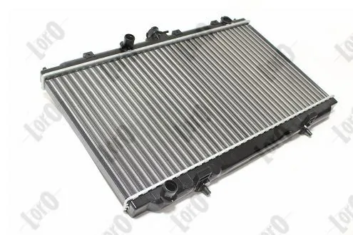 Radiador de esfriamento de motor para Nissan Almera II N16