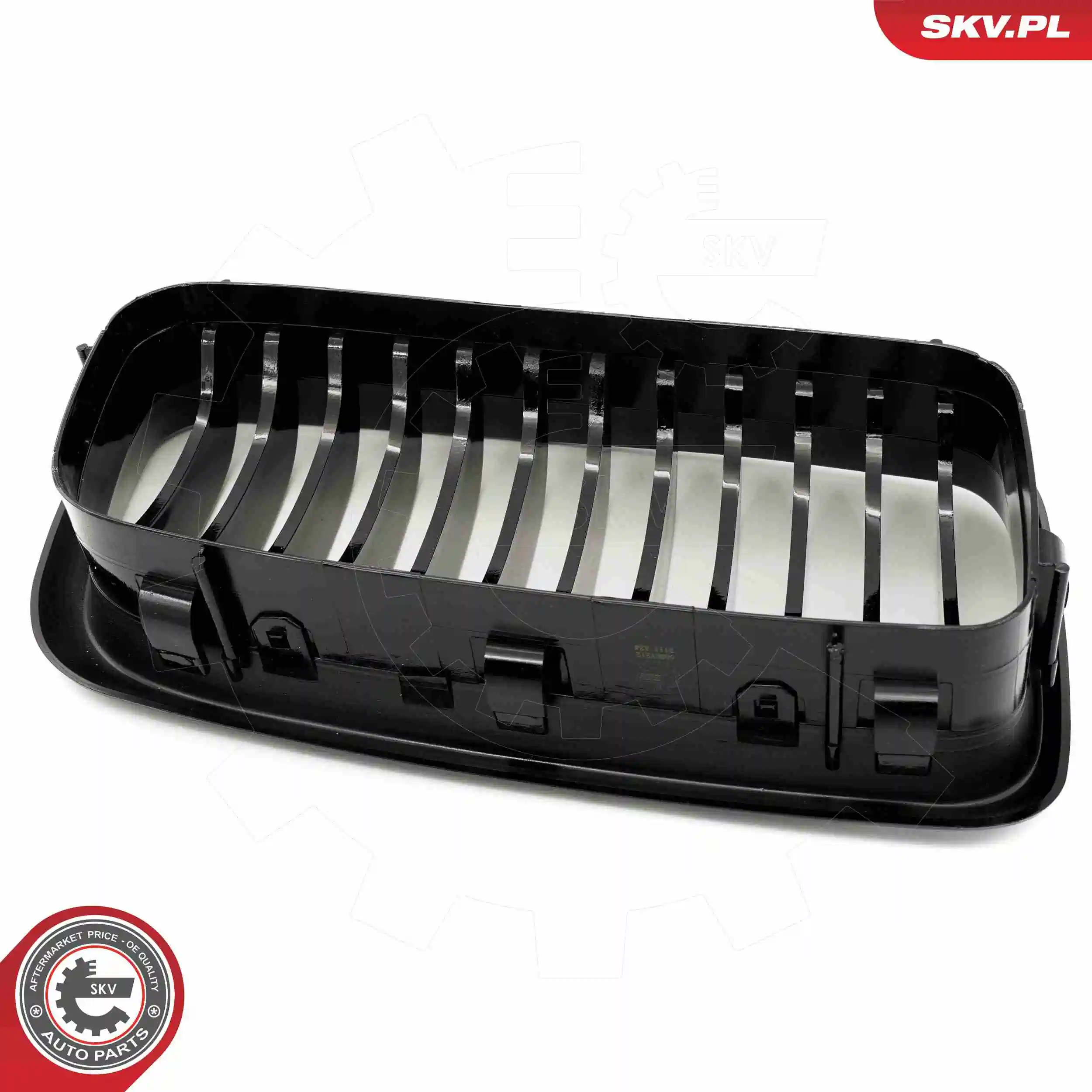 Решетка радиатора левая 66SKV212 SKV