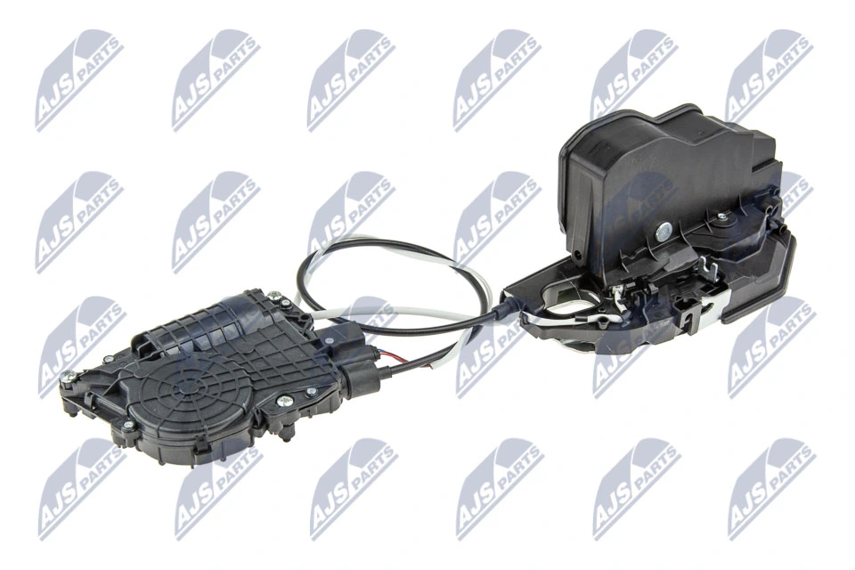 EZCBM096 NTY Замок двери водителя