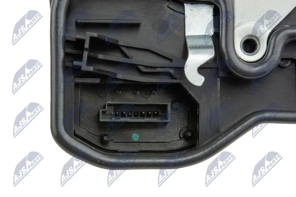 Замок двери задней левой EZCBM102 NTY