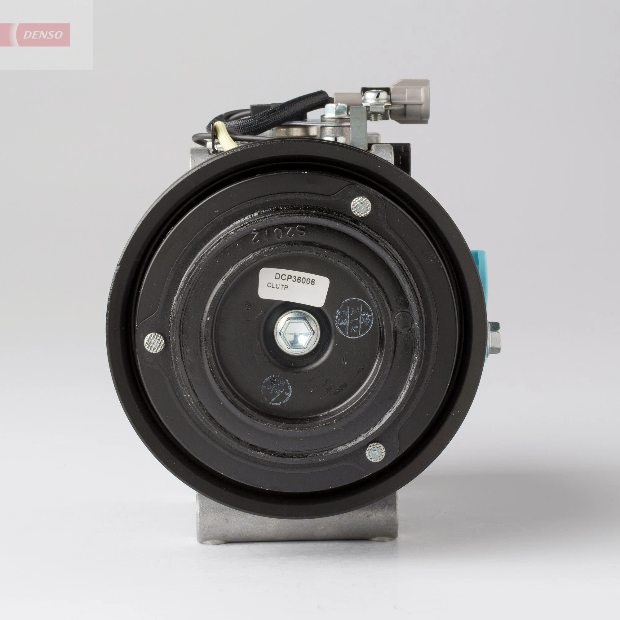Компрессор кондиционера 73111AE080 Subaru
