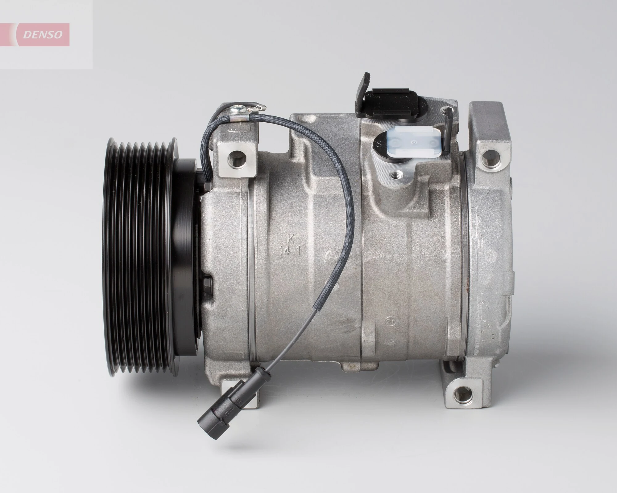 Компрессор кондиционера 04293225 Deutz