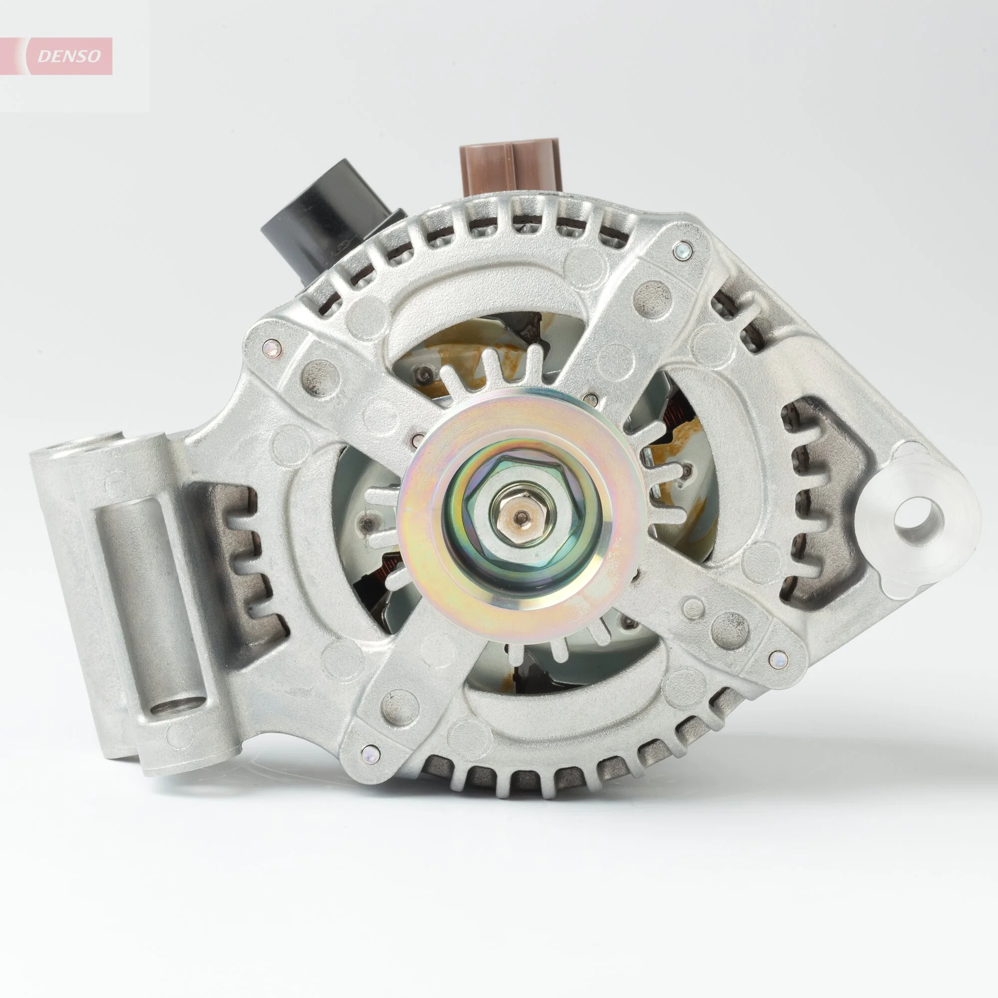DAN1041 Denso Генератор автомобильный