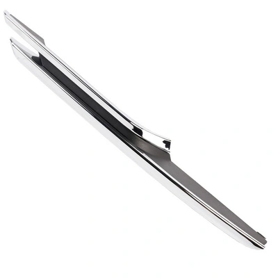 Молдинг решетки переднего бампера, правый на BMW 3  F30