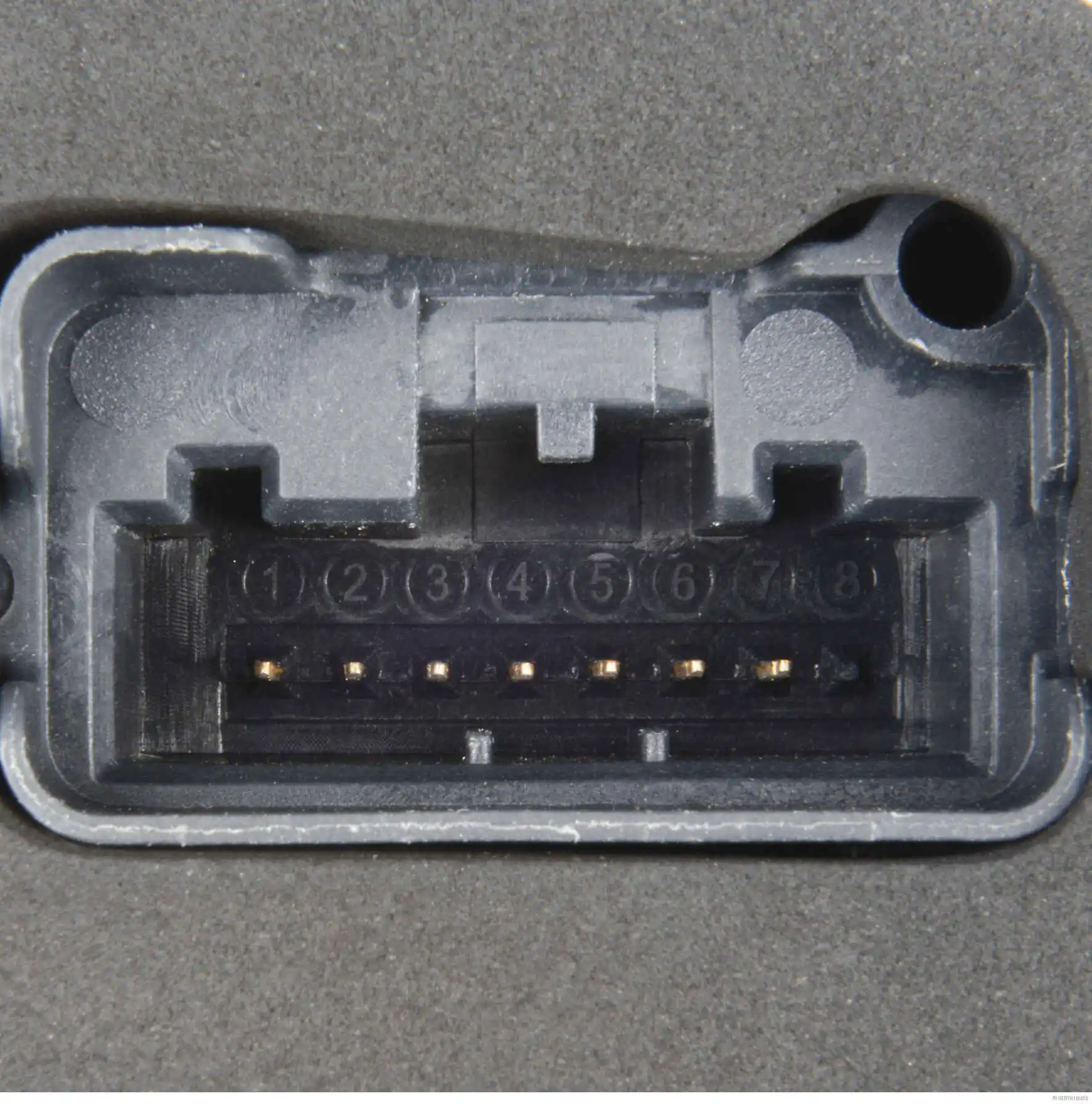 Дверной замок передний правый HB Autoelektrik 73100044 цена, от 55.13 USD