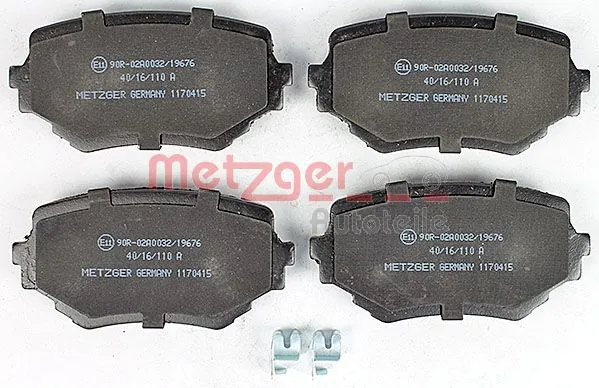 Передние тормозные колодки 1A513323Z Mazda
