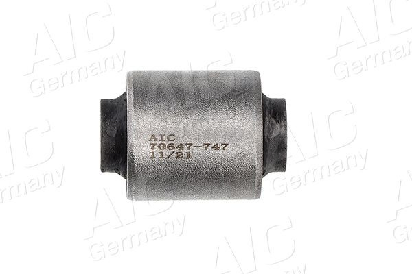 Сайлентблок переднего нижнего рычага AIC 70647