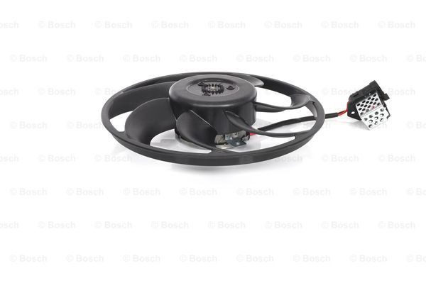 0130303302 Bosch Вентилятор радиатора
