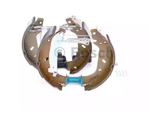 Колодки тормозные задние барабанные, в сборе с цилиндрами, комплект Bosch 0204114112