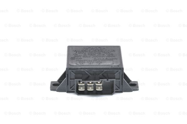 0335215143 Bosch Реле указателей поворотов