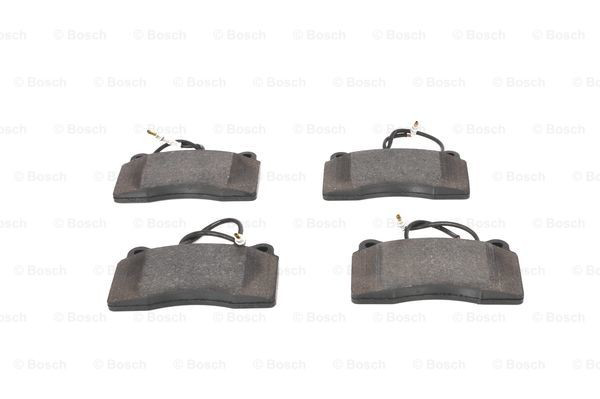 Передние тормозные колодки 0986424738 Bosch