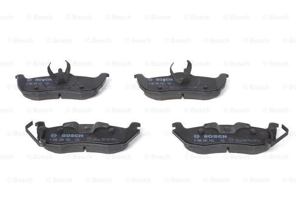 Купить 0986494142 Bosch Колодки тормозные задние, дисковые