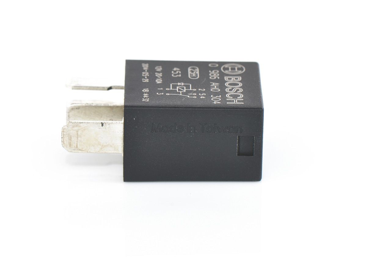 Реле электрическое многофункциональное Bosch 0986AH0304 цена, от 4.16 USD