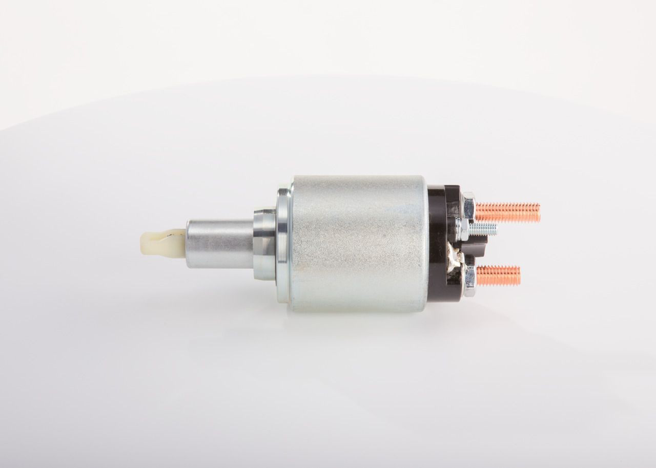 Втягивающее реле стартера F042010673 Bosch