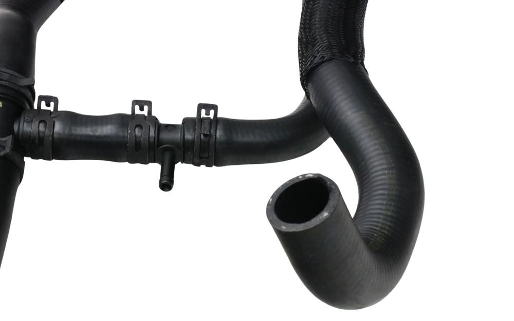 Патрубок отопителя Ford 2382051 цена, от 150.05 USD