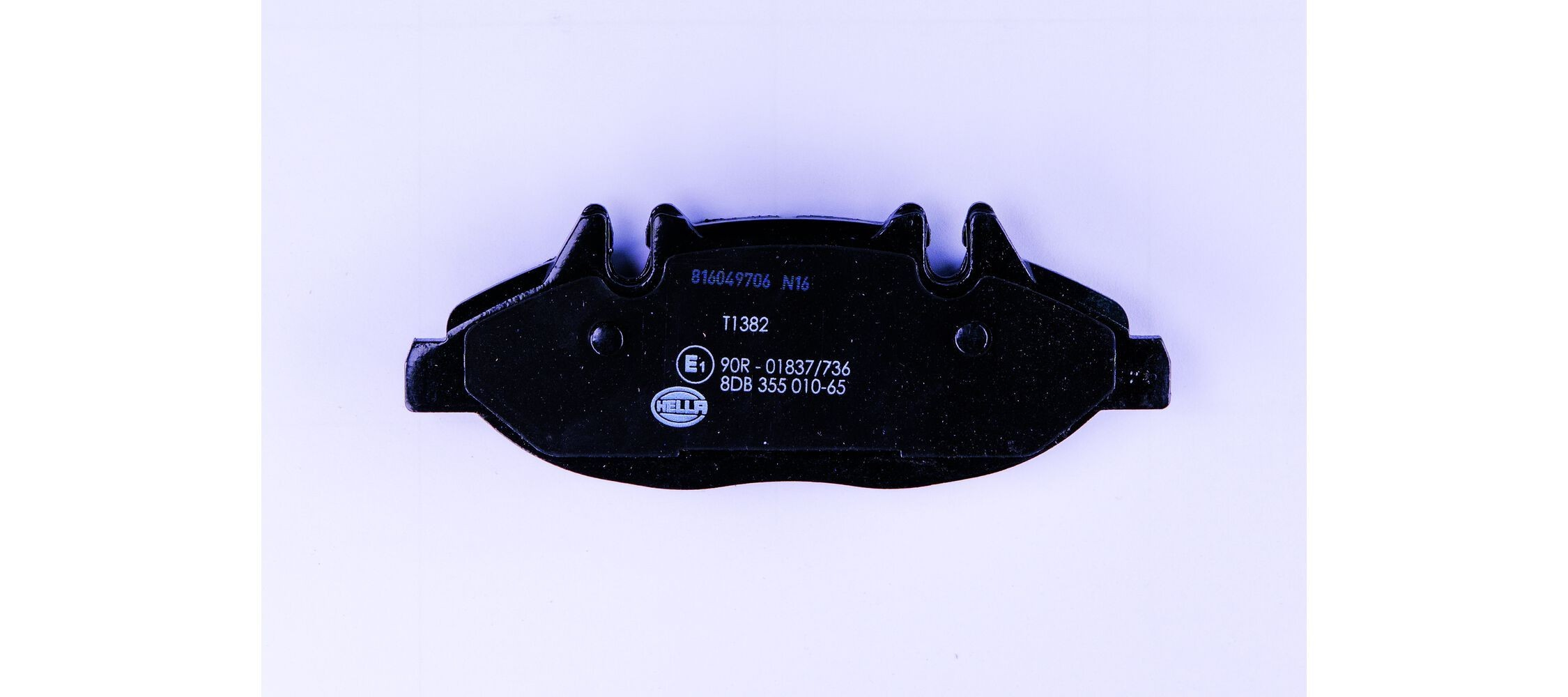 Передние тормозные колодки 8DB355010651 HELLA
