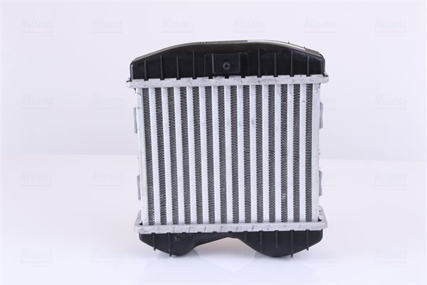 Радиатор интеркуллера Nissens 96893