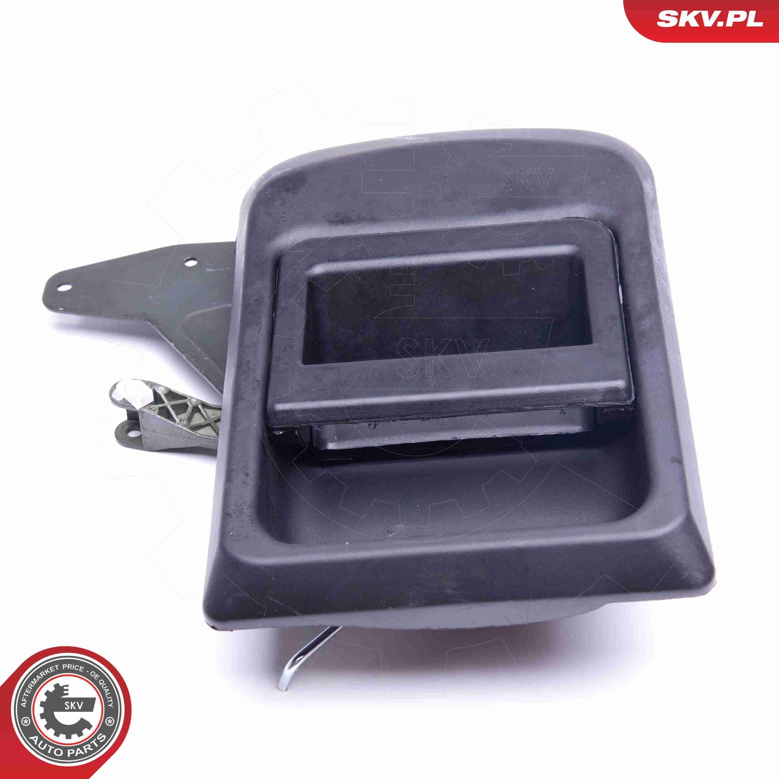 Ручка боковой двери наружная правая 96SKV058 SKV