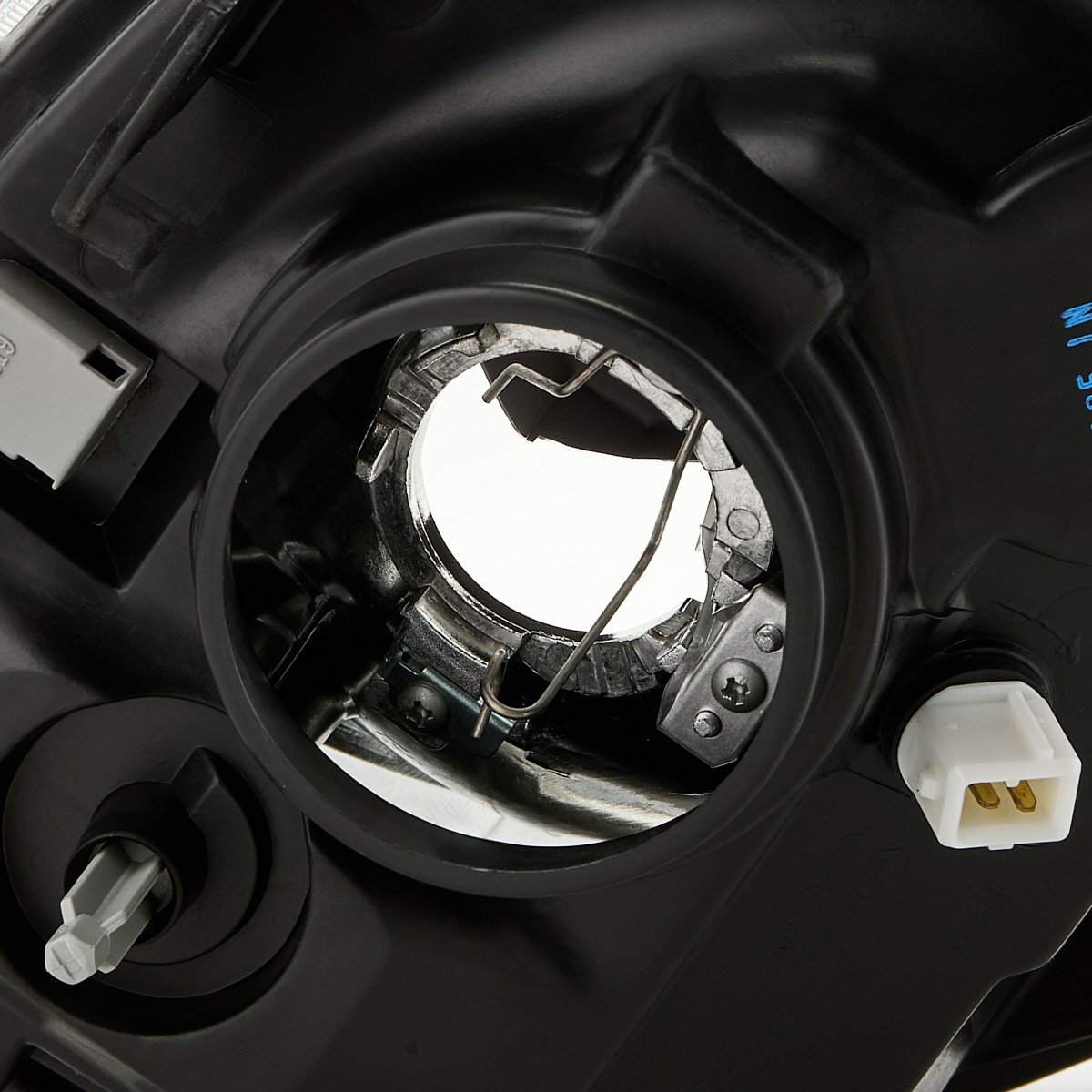 Фара левая VALEO 8200236590 цена, от 61.89 USD