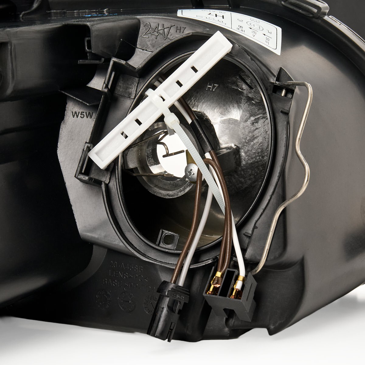 Фара левая Magneti Marelli LPH542 цена, от 88.68 USD