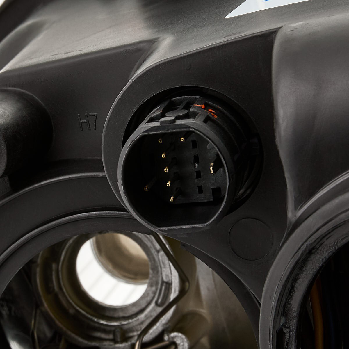 Фара правая Magneti Marelli LPL231