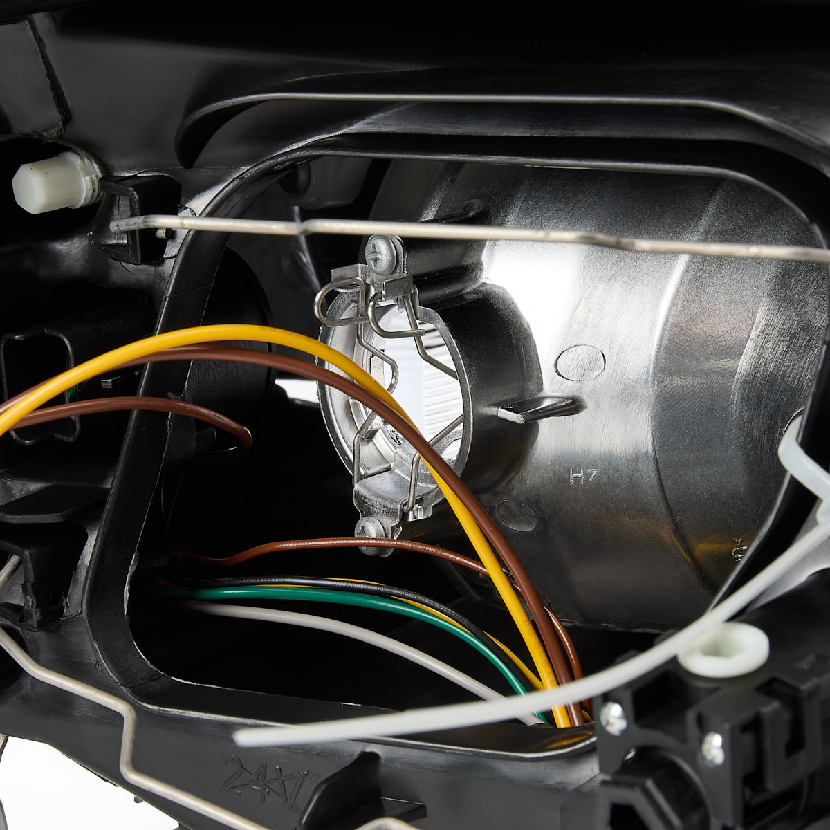 Фара левая Magneti Marelli LPN232 цена, от 141.55 USD