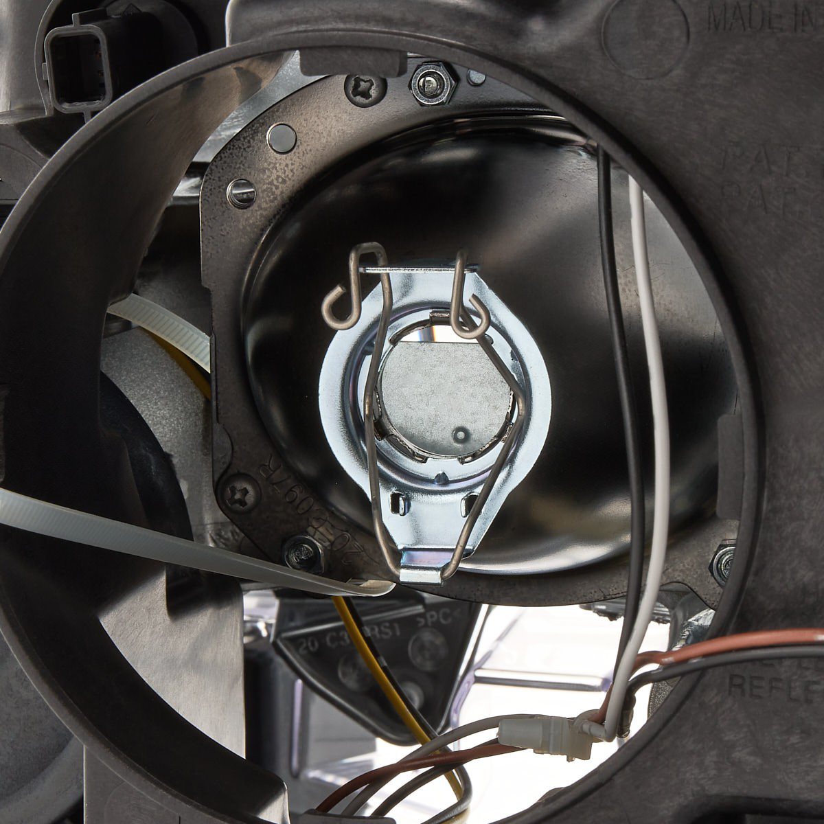 Правая блок фара Nissan Qashqai I внедорожник (J10) (2006 - 2013) цена, от 152.74 USD