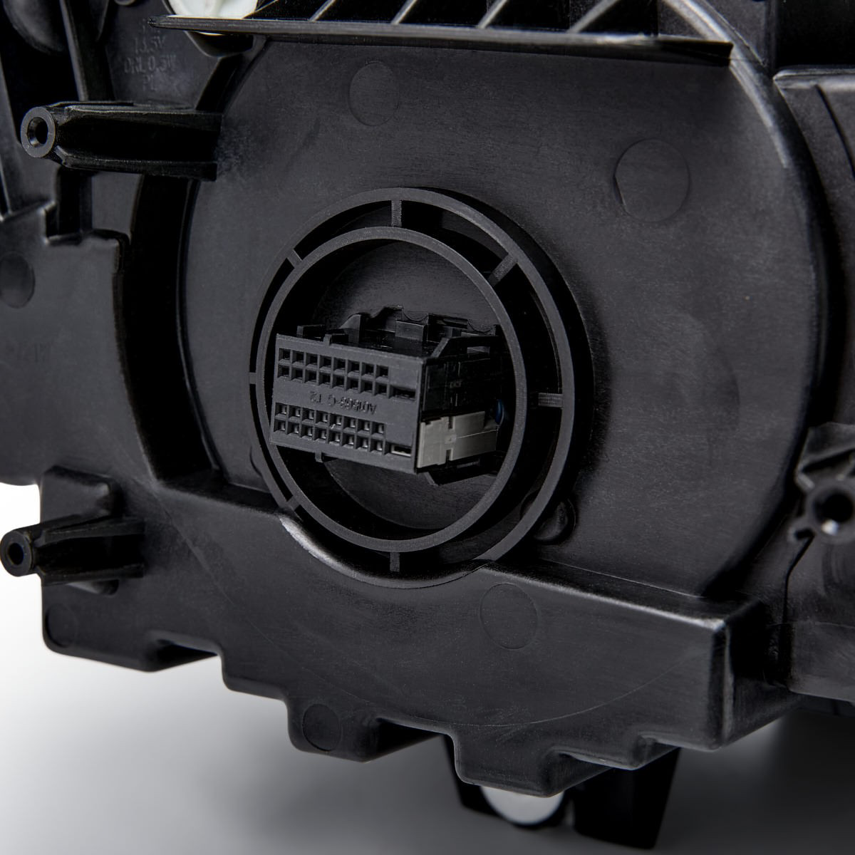 Фара левая VALEO 46740 цена, от 549.90 USD