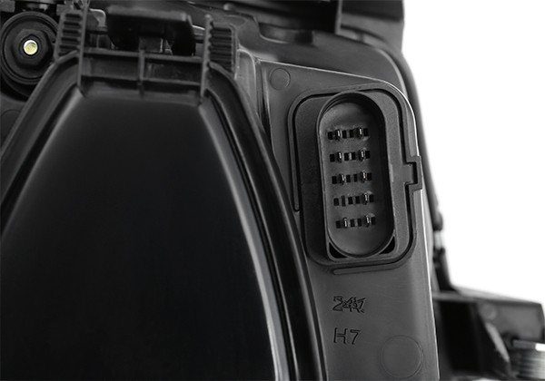 Фары TYC 206244052