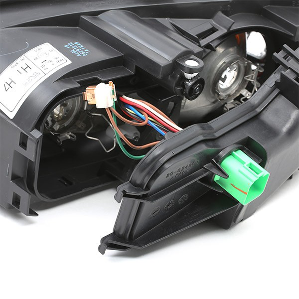 Правая блок фара Magneti Marelli LPC441 цена, от 31.00 USD