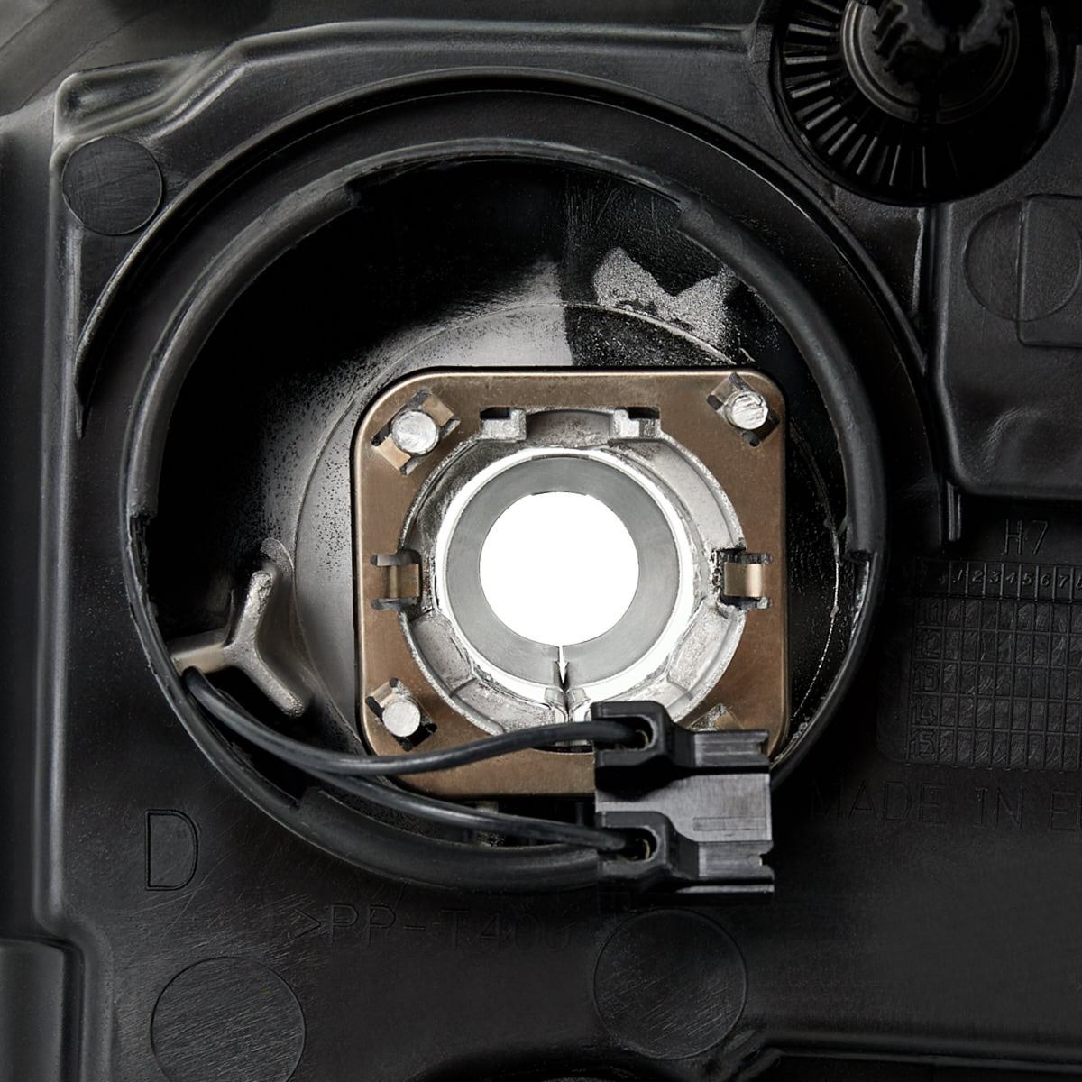 Фара правая VALEO 043013