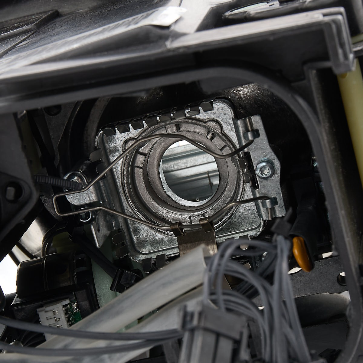 Фара правая VALEO 088982