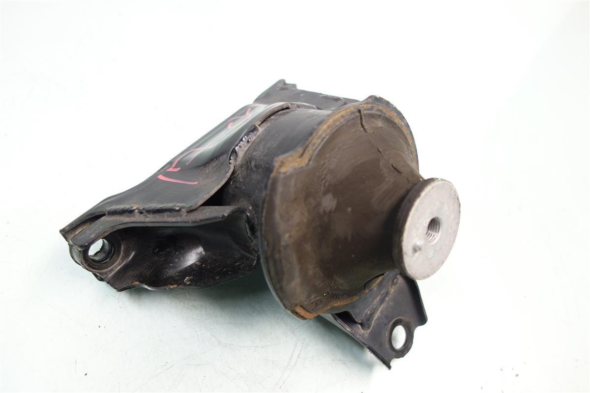ST50820T0AA01 SAT Правая подушка двигателя