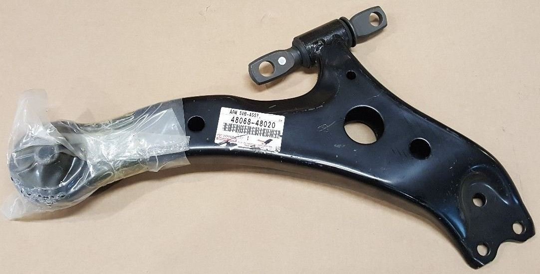 Правый рычаг передней нижней подвески Lexus RX 300/330/350/400H внедорожник (U3) (2003 - 2008) цена, от 25.37 USD