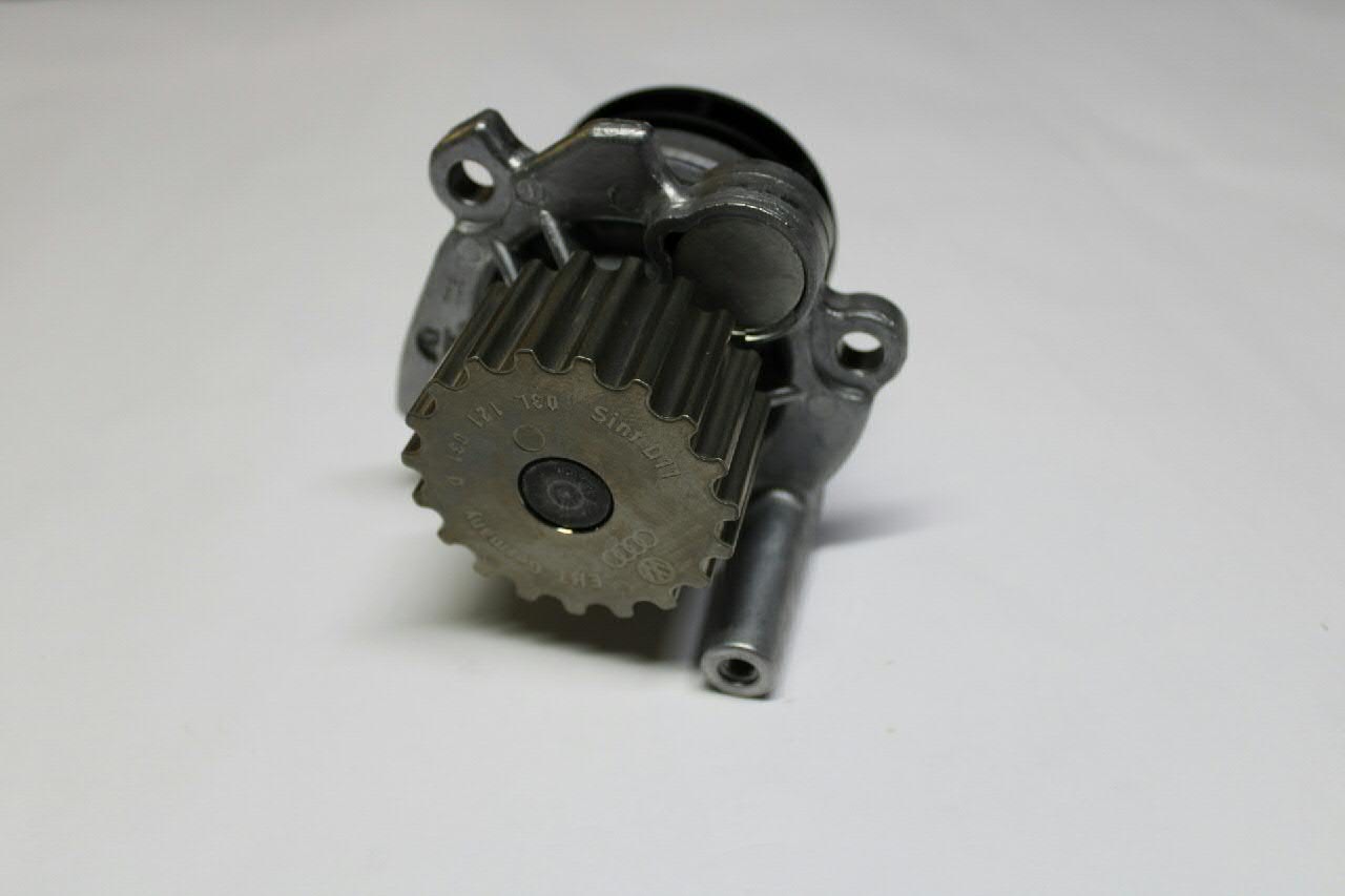 Помпа охлаждения VAG 03L121011Q цена, от 106.97 USD