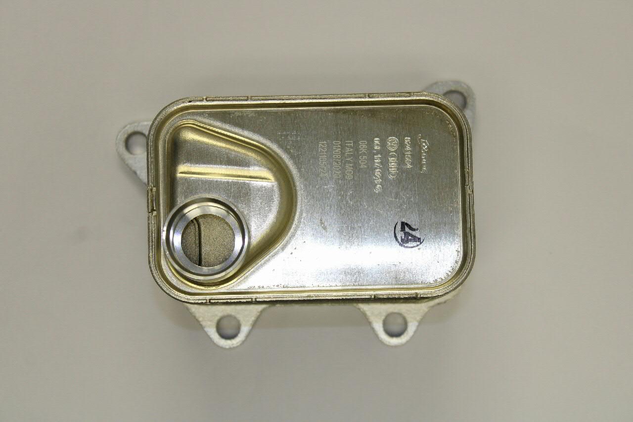Купить 06L117021G VAG Радиатор масляный (холодильник), под фильтром