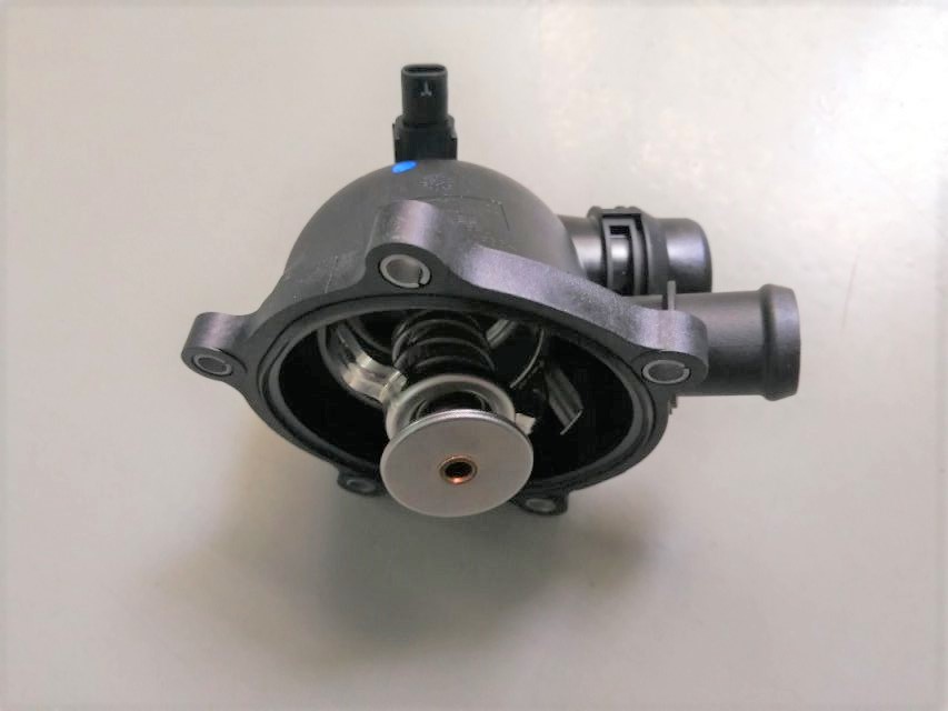 Корпус термостата в сборе на Audi A6 C7 4G2, 4GC