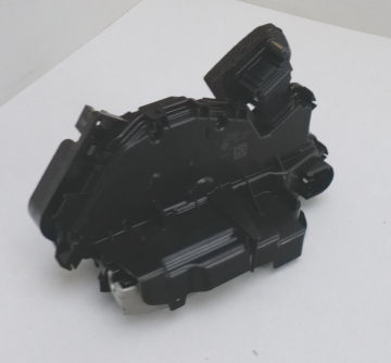 Замок двери водителя на Volkswagen Jetta VII BU3, BU4