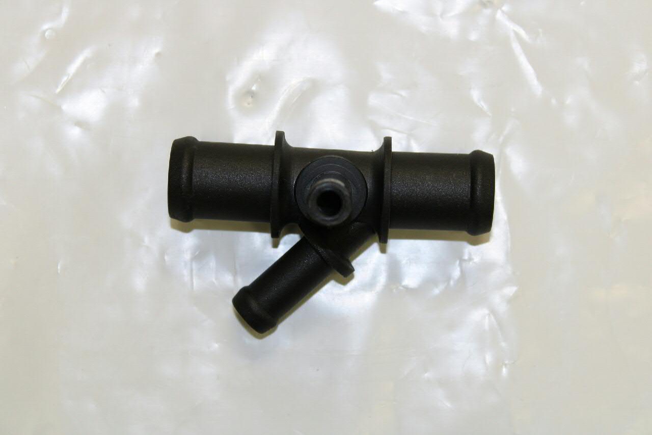 Фланец системы охлаждения VAG 1K0121087P цена, от 17.79 USD