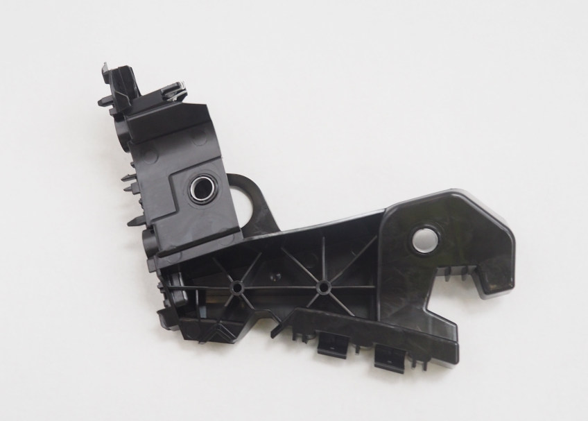 2GS807050A VAG Направляющая переднего бампера правая